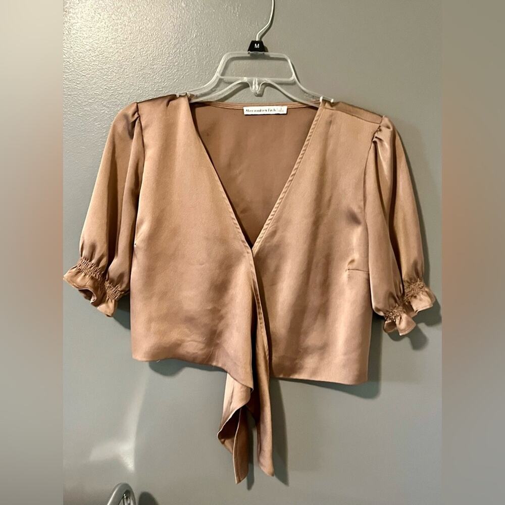 Abercrombie & Fitch satin crop tie blouse - Picture 2 of 7